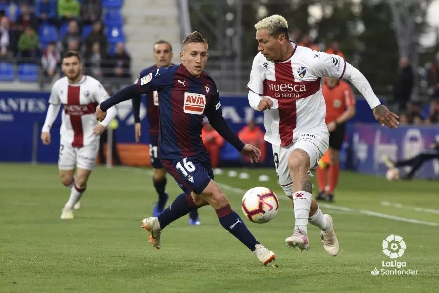 韦斯卡对阵埃瓦尔；力求完成比赛，全场震撼的简单介绍