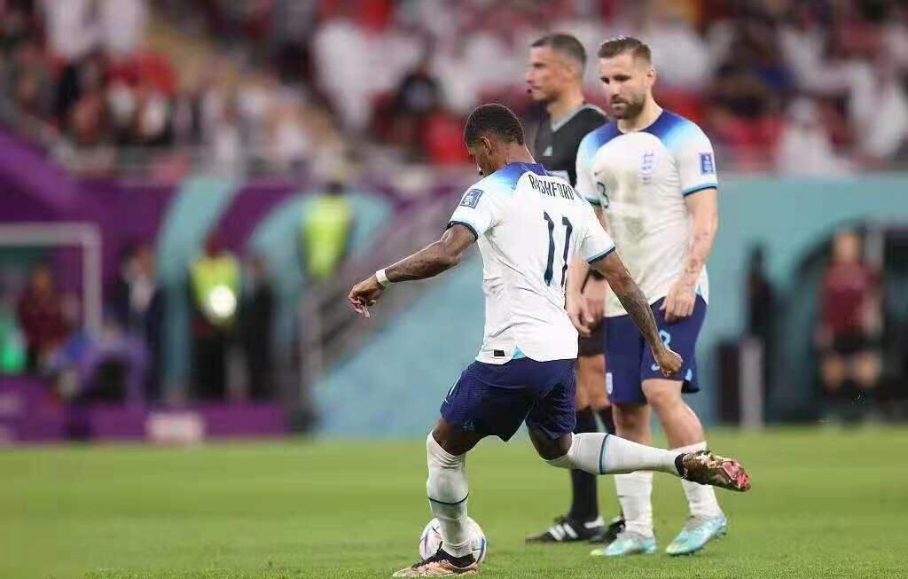 包含捷克大胜横扫敌手，小组头名晋级，战绩斐然的词条