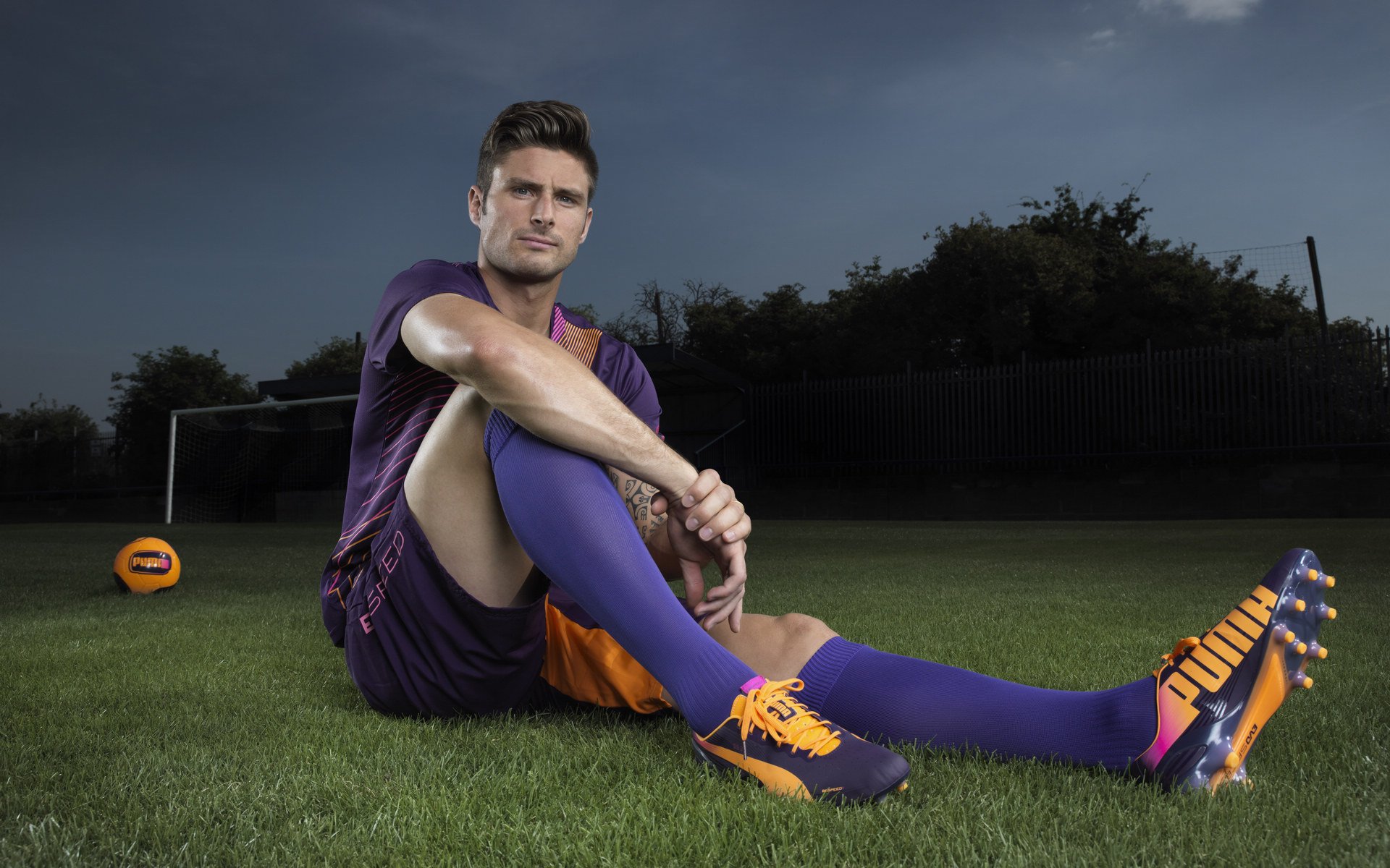 世界排名争夺战之夜,凯塞多关键进球定乾坤