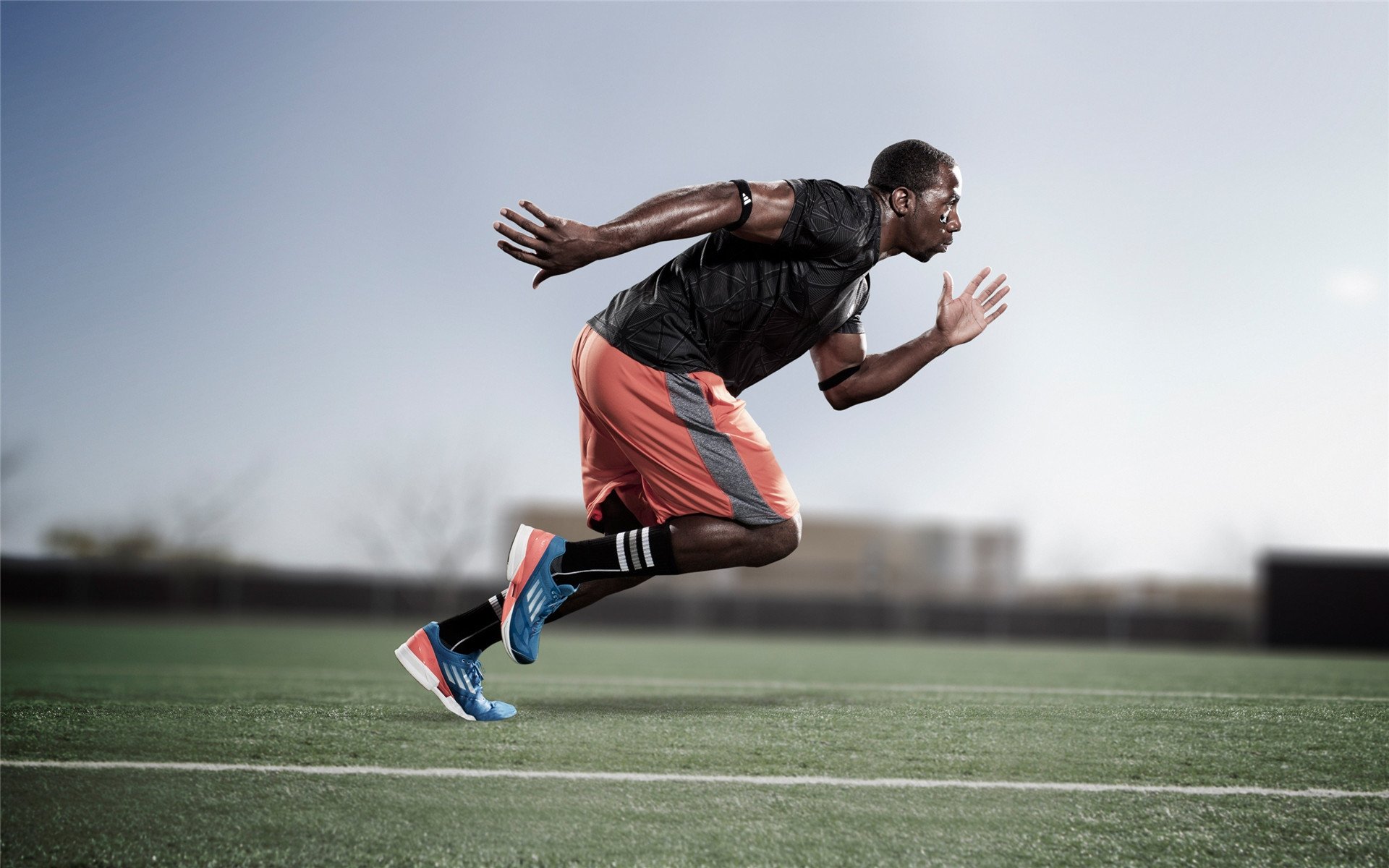 当黑曼巴的幽灵在足球场上空盘旋，2026世界杯贝恩的终极接管