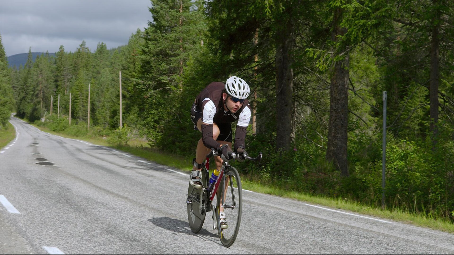 F1街道赛的草根逆袭,当步行者在摩天楼宇间淘汰了上海队